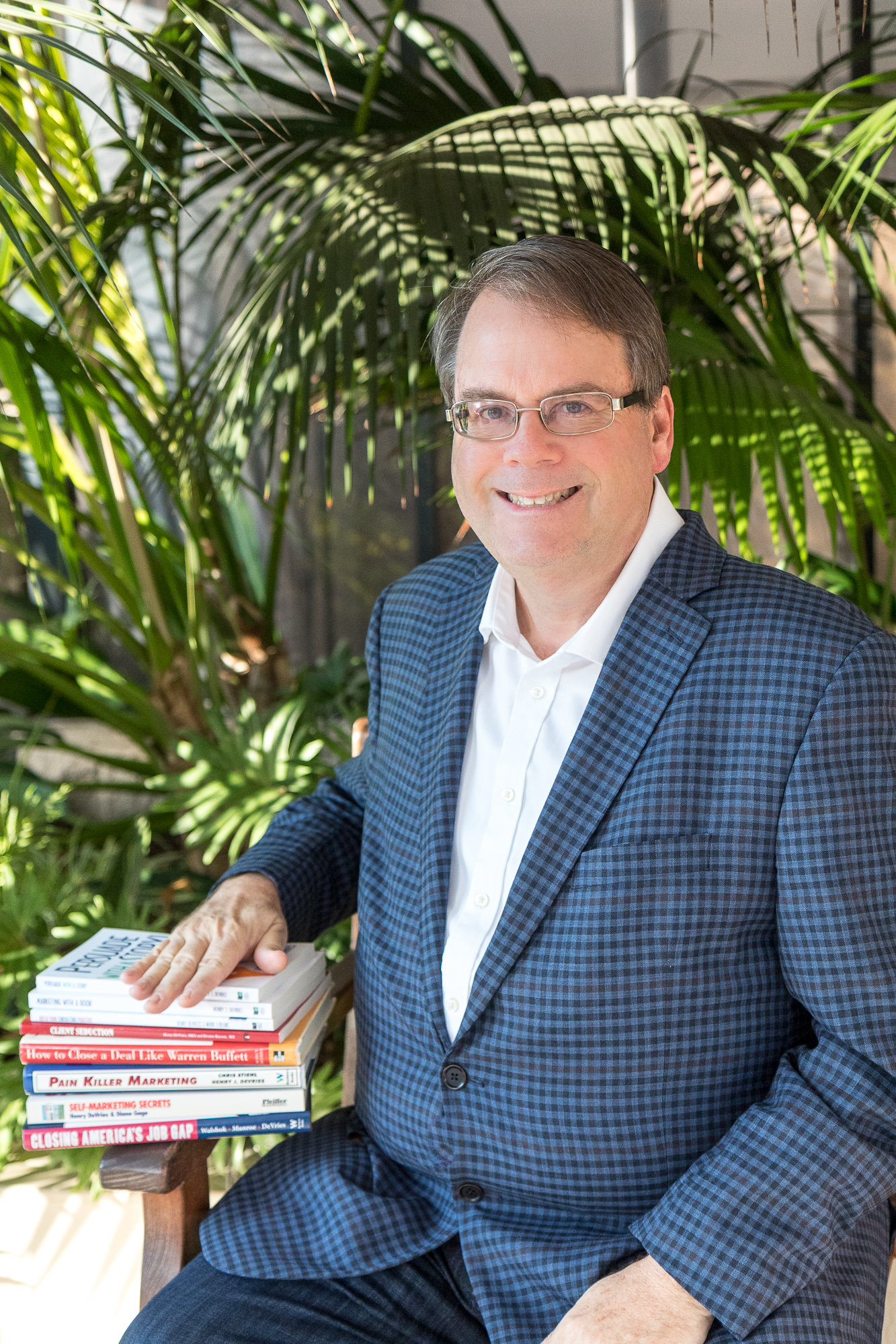 Henry blue blazer with books jeg